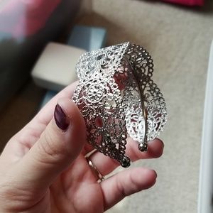 Lacework cuff/bracelet